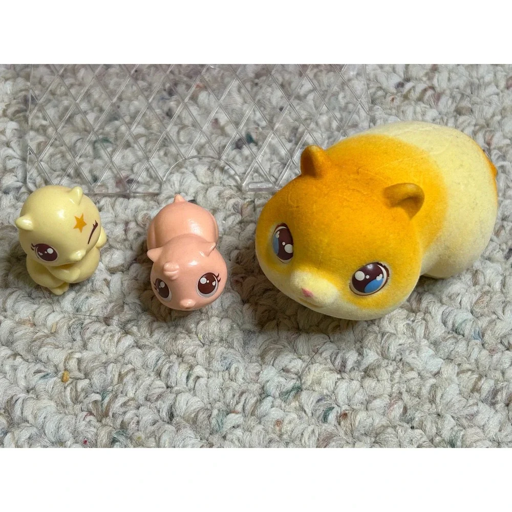 Little Live Pets Mama Surprise Minis Hamster Playset with Carrier and Babies